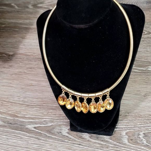 Gold Gypsy Crystal Style Necklace - Picture 3 of 4